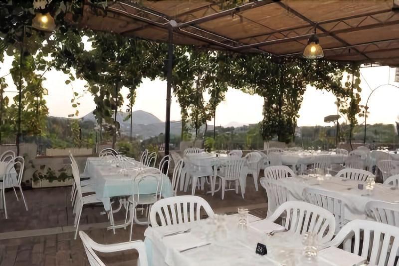 Bed and Breakfast De Maria House SantʼAgata sui Due Golfi Exterior foto