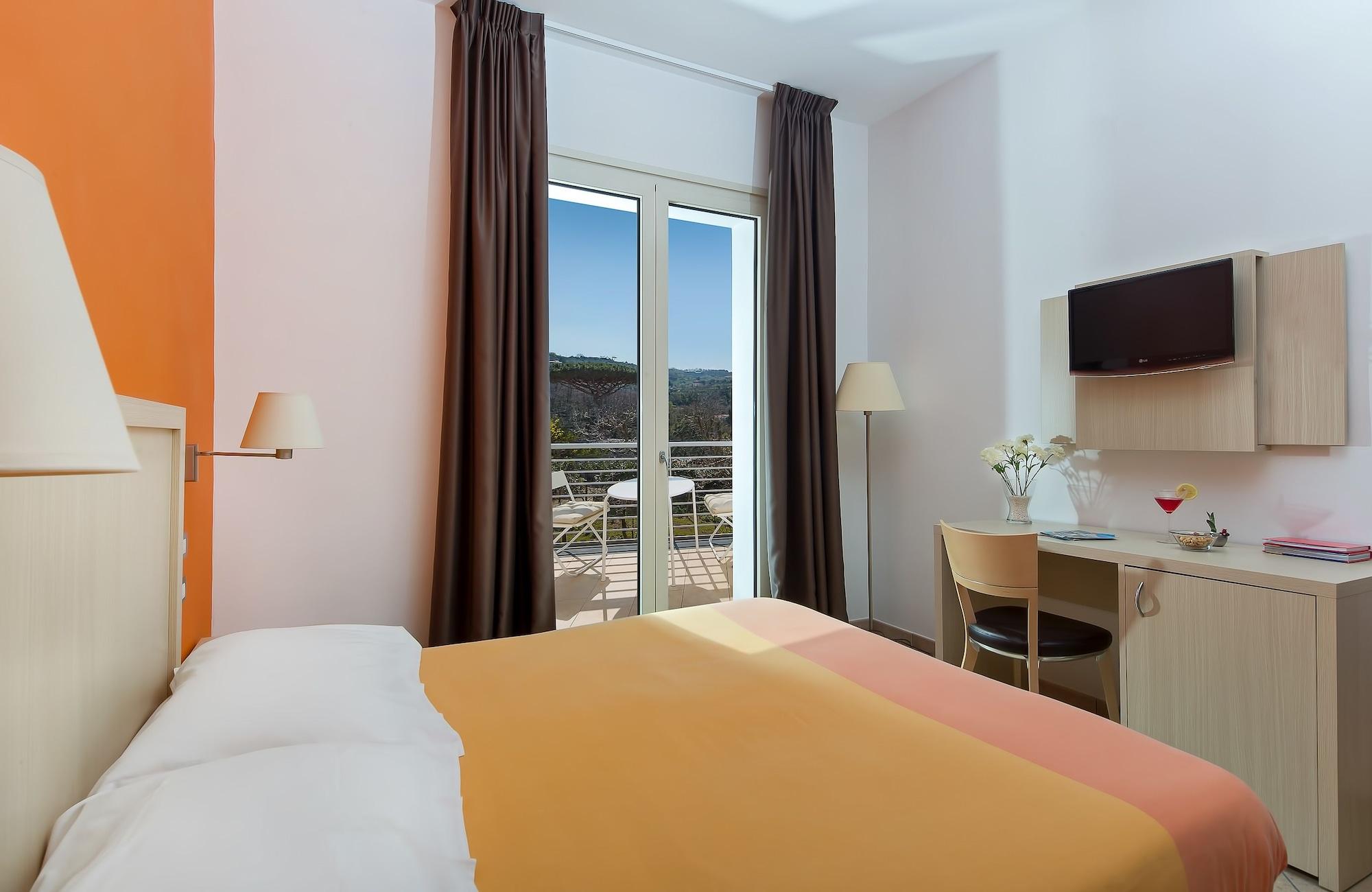 Bed and Breakfast De Maria House SantʼAgata sui Due Golfi Exterior foto