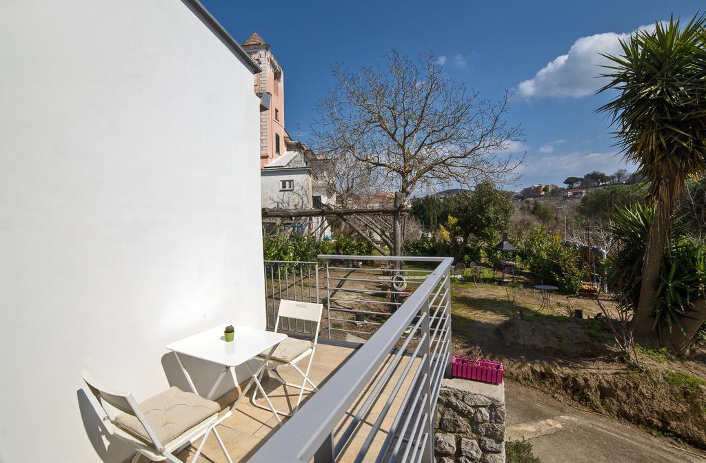 Bed and Breakfast De Maria House SantʼAgata sui Due Golfi Exterior foto