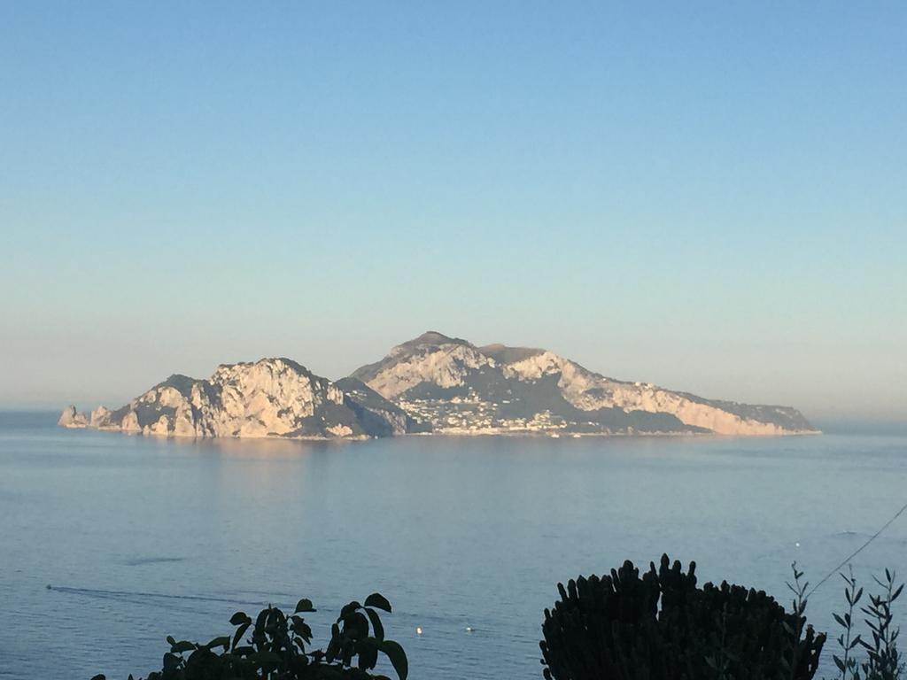Bed and Breakfast De Maria House SantʼAgata sui Due Golfi Exterior foto
