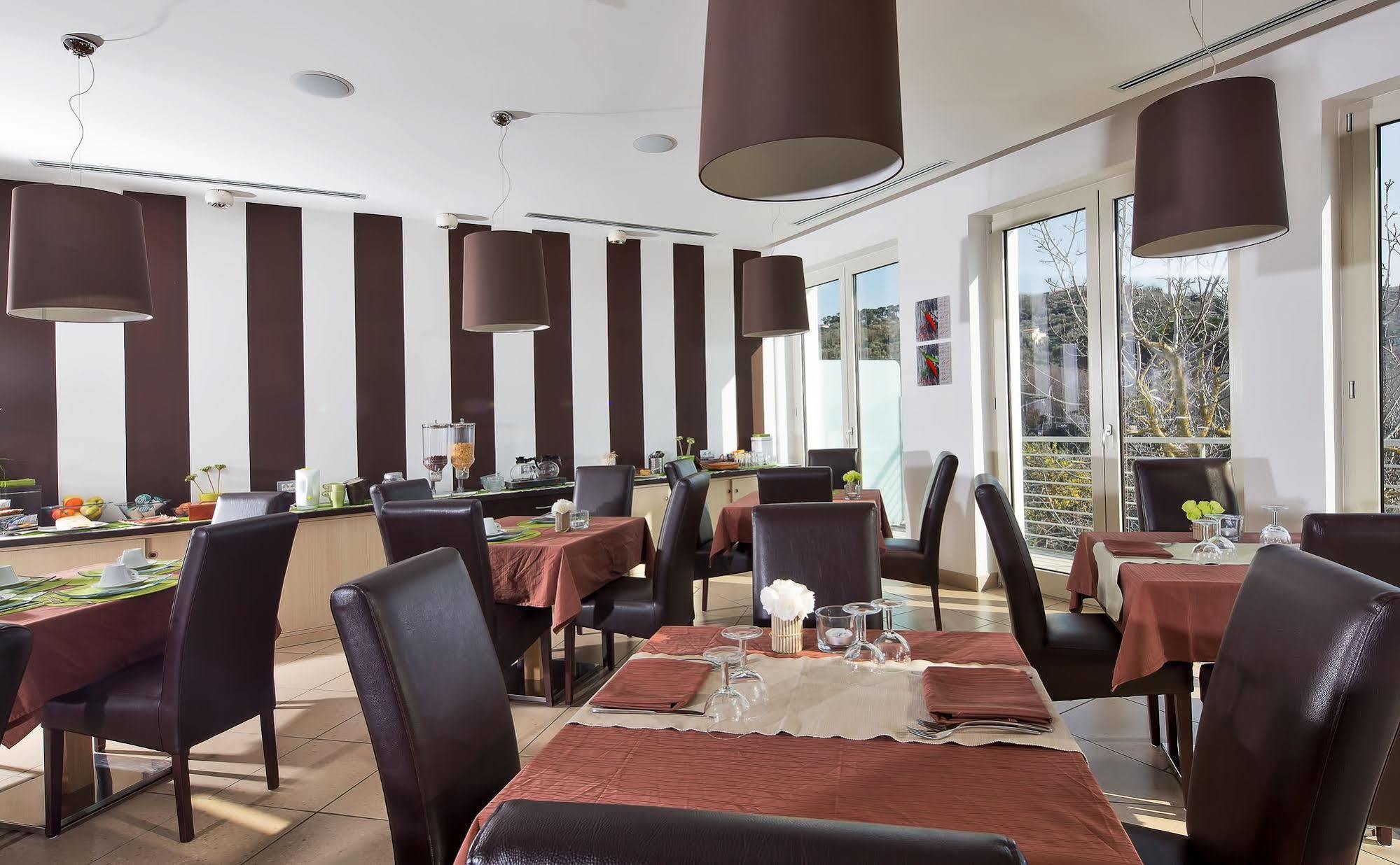 Bed and Breakfast De Maria House SantʼAgata sui Due Golfi Exterior foto