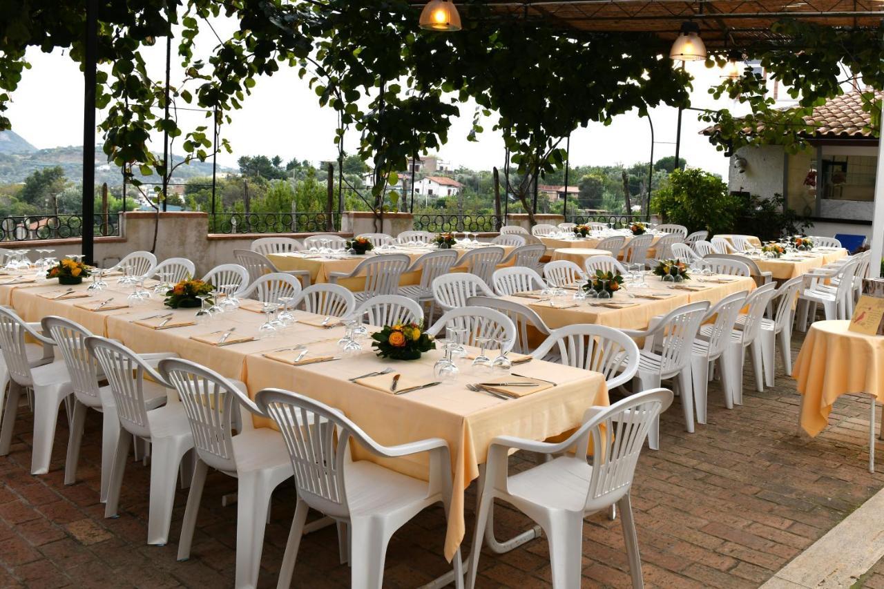 Bed and Breakfast De Maria House SantʼAgata sui Due Golfi Exterior foto